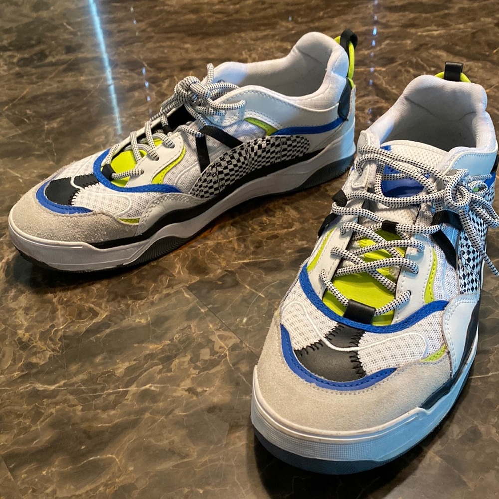 Men’s UltraCush Van’s Size 11. Gently Used.